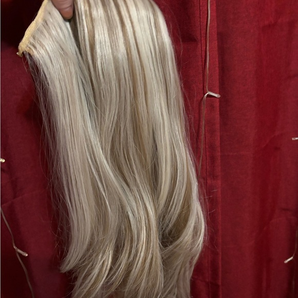 Blonde Hair Extensions - Picture 6 of 8